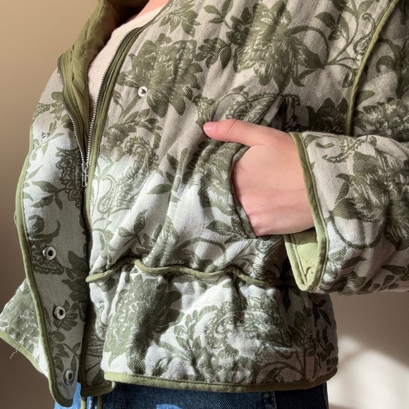 Floral Green Quilted Jacket - Picture 3 of 12